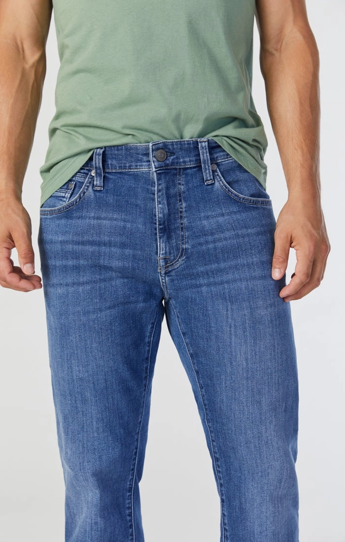 Flexible Fabric ZACH STRAIGHT LEG JEANS IN MID INDIGO BRUSHED WILLIAMSBURG